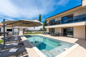 Villa Domenica Medelina 5. City center, pool, jacuzzi, sauna